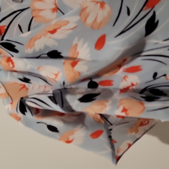 Danielrainn flowery blouse - Picture 3 of 5